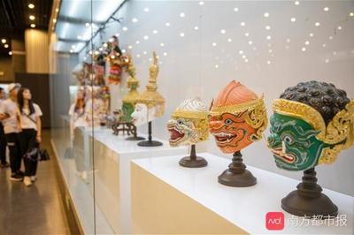 广州图书馆呈现国际大师作品展 纸莎草画与银器的艺术对话